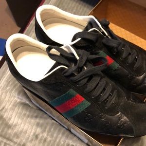 Black leather GUCCI SNEAKERS